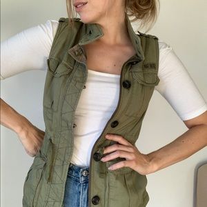 Abercrombie & Fitch military cargo vest